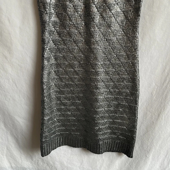 Romeo + Juliet Couture silver/black metallic sweater dress, size M - Picture 3 of 9